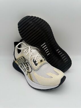 Women's New Balance FuelCell Echolucent White Black Athletic Running Shoes Sz 8